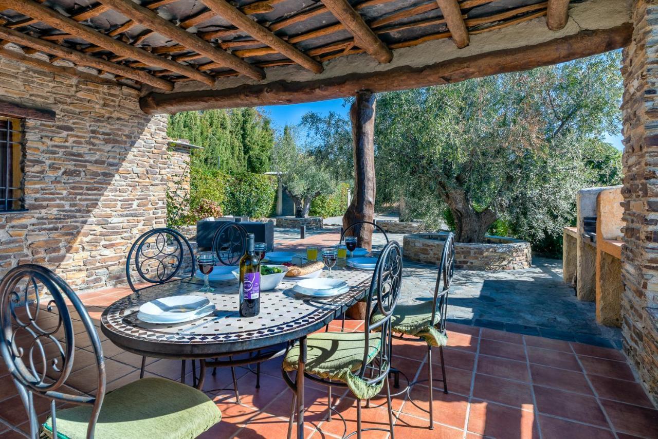Вилла Cortijo La Loma De La Alpujarra Питрес Экстерьер фото
