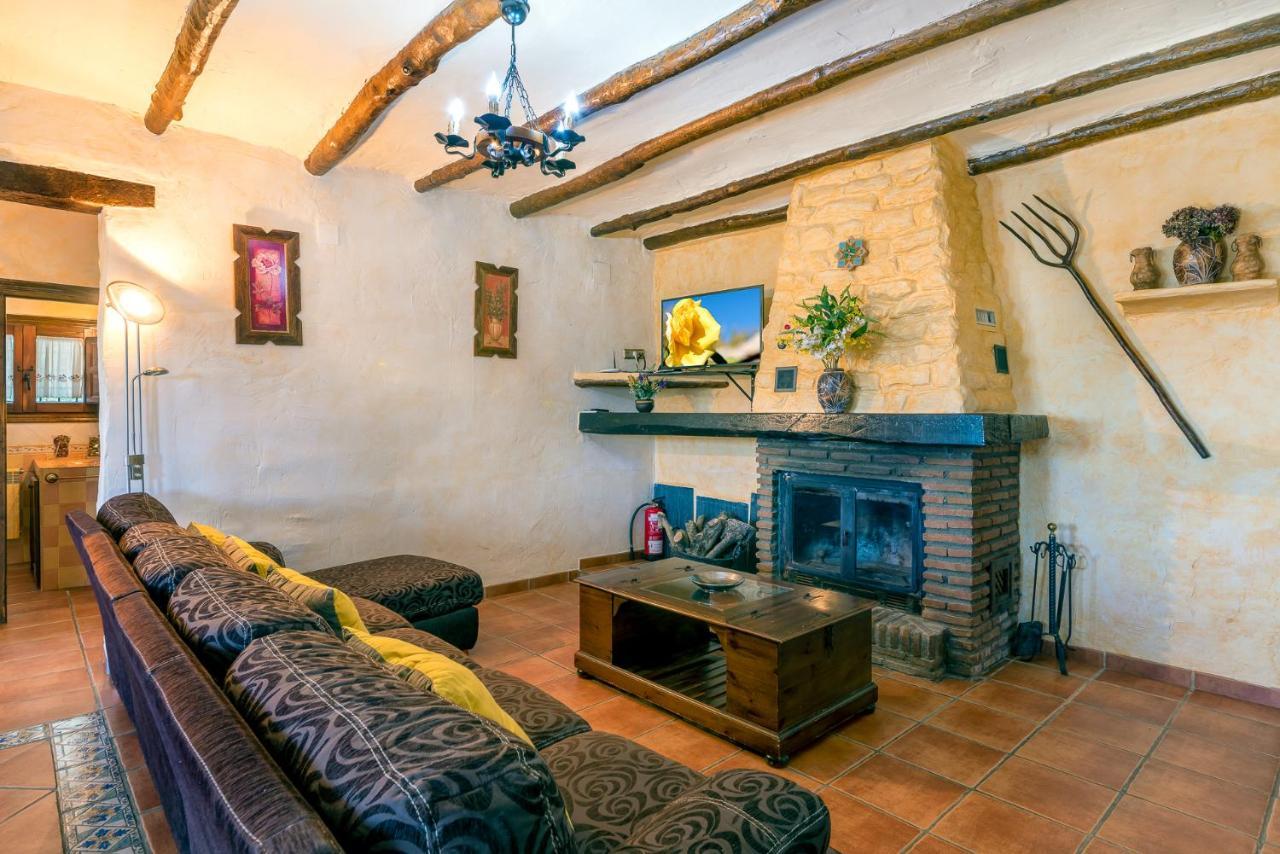 Вилла Cortijo La Loma De La Alpujarra Питрес Экстерьер фото