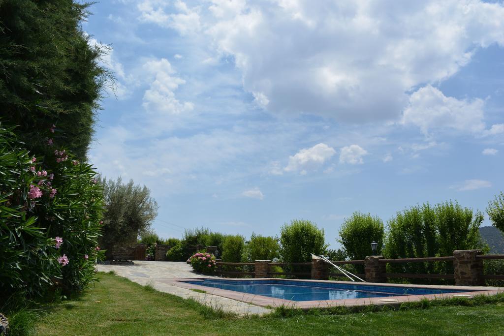 Вилла Cortijo La Loma De La Alpujarra Питрес Экстерьер фото