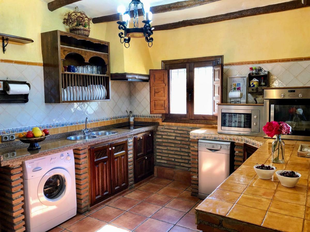 Вилла Cortijo La Loma De La Alpujarra Питрес Экстерьер фото